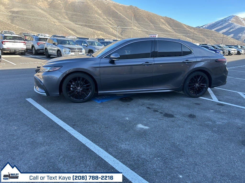 2022 Toyota Camry Hybrid XSE