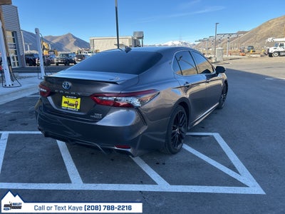 2022 Toyota Camry Hybrid XSE