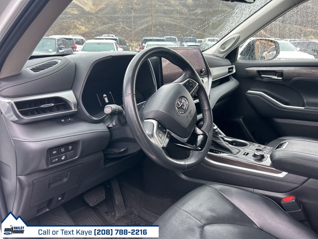 2023 Toyota Highlander Platinum