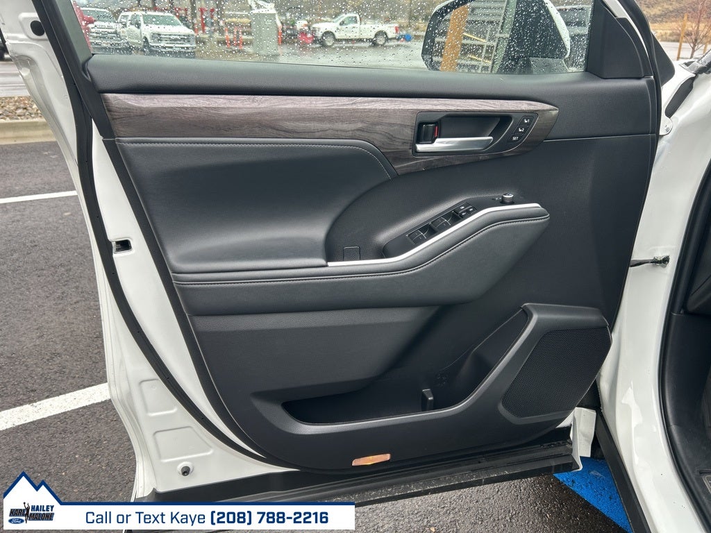 2023 Toyota Highlander Platinum