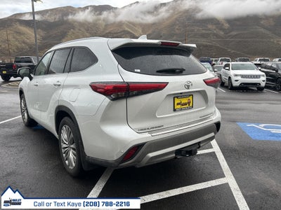 2023 Toyota Highlander Platinum