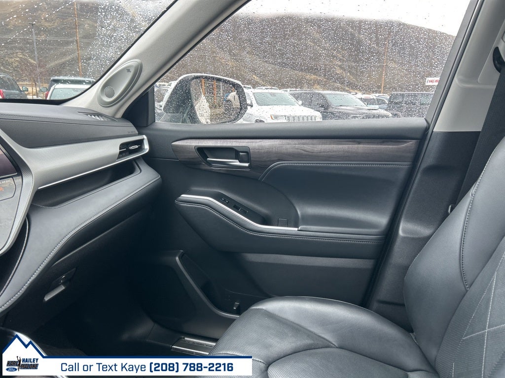 2023 Toyota Highlander Platinum