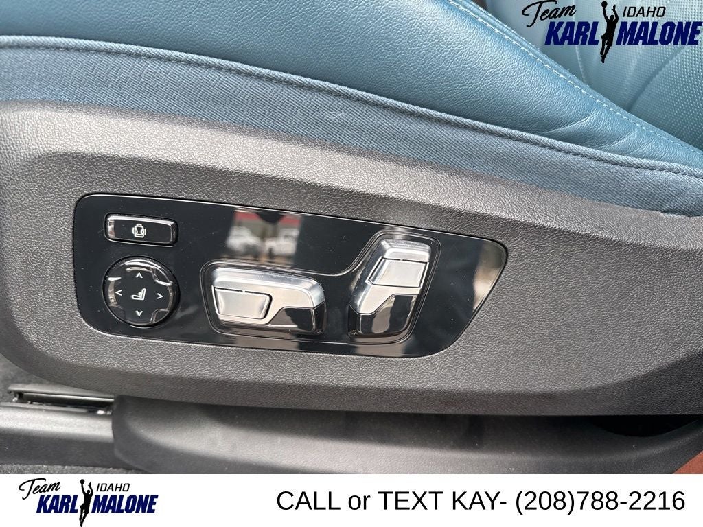 2023 BMW XM Base
