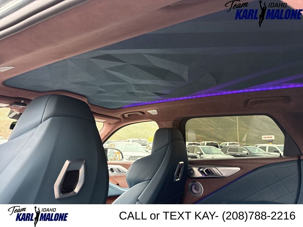 2023 BMW XM Base