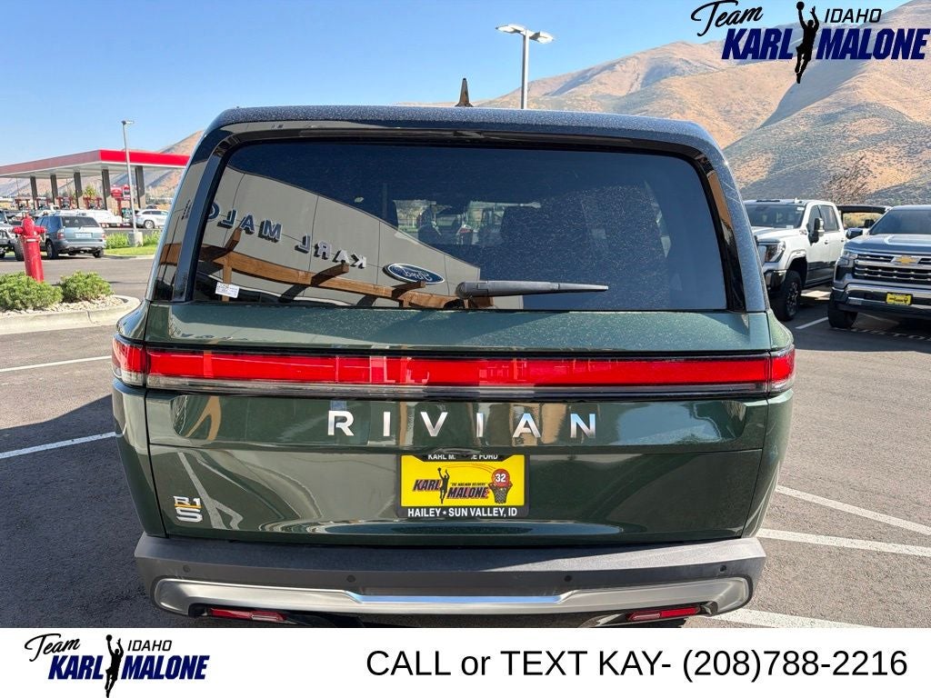 2023 Rivian R1S Adventure