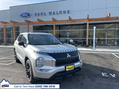 2022 Mitsubishi Outlander Base