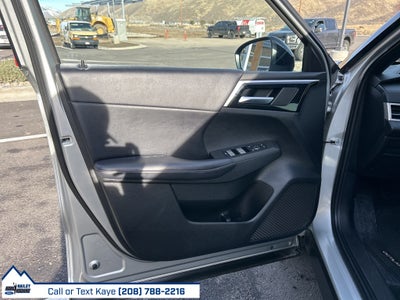 2022 Mitsubishi Outlander Base