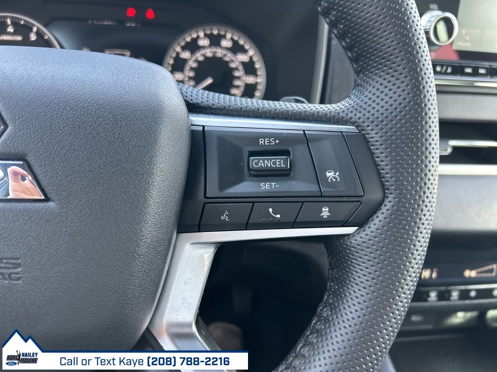 2022 Mitsubishi Outlander Base