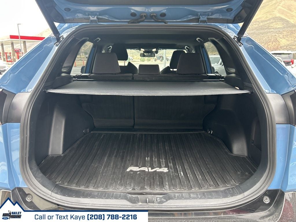 2023 Toyota RAV4 Hybrid SE