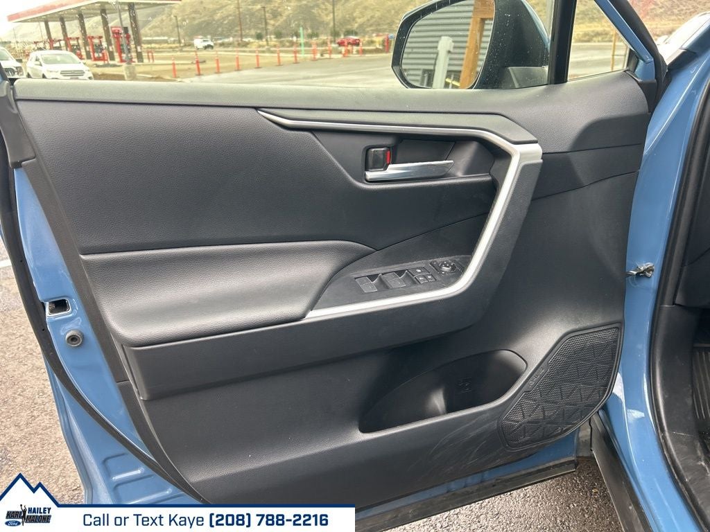 2023 Toyota RAV4 Hybrid SE