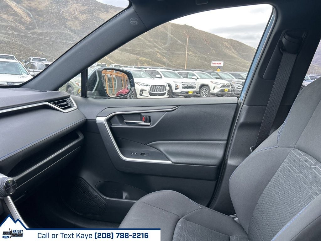 2023 Toyota RAV4 Hybrid SE