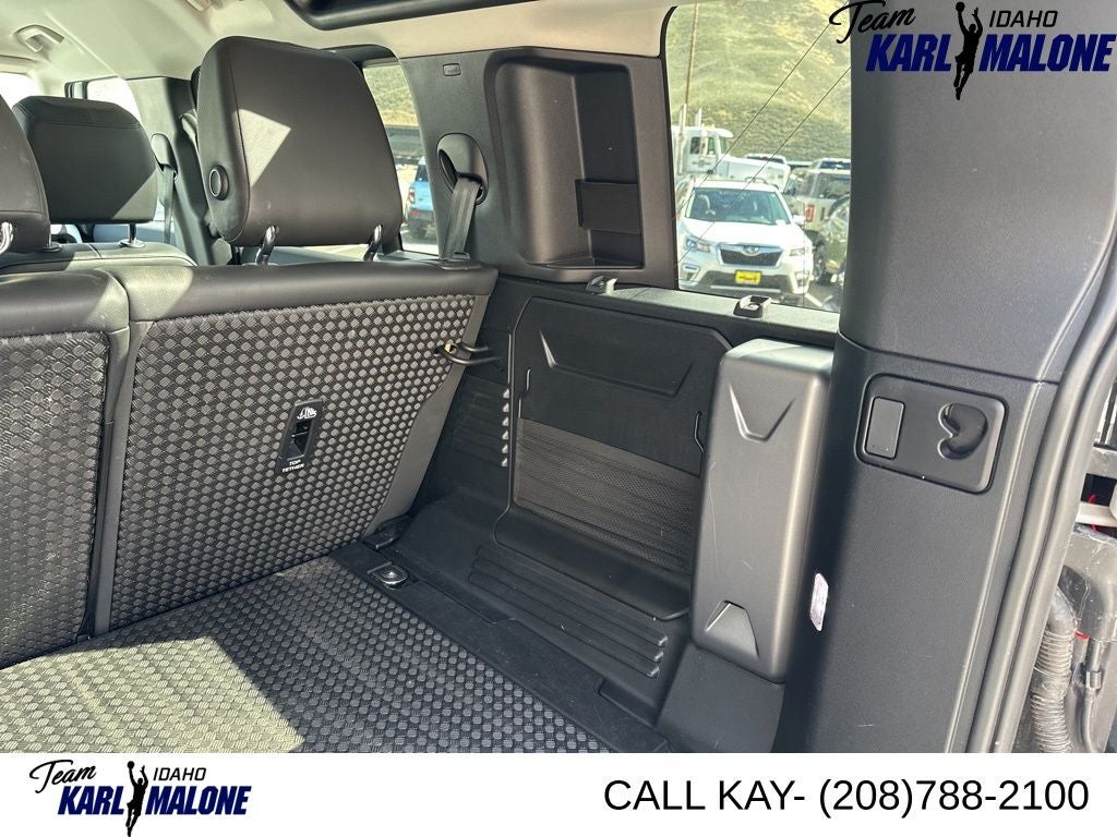 2023 Land Rover Defender 110 S