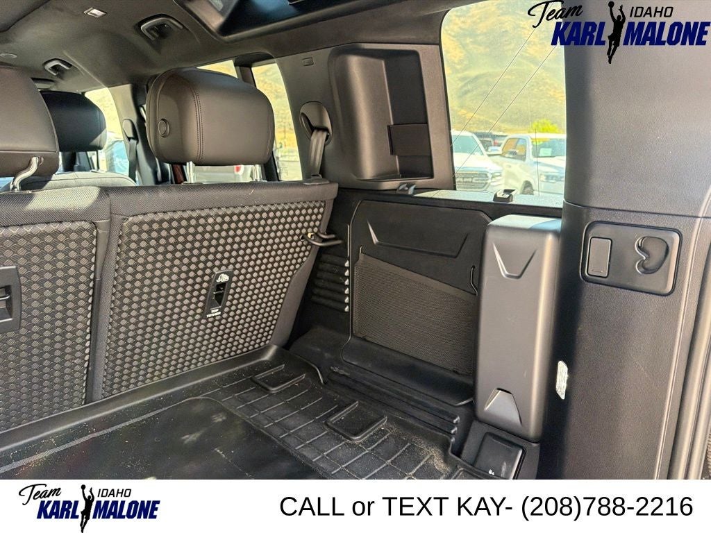 2025 Land Rover Defender 110 Sedona Red