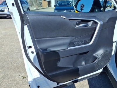 2024 Toyota RAV4 Hybrid SE