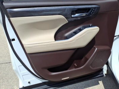 2022 Toyota Highlander Platinum