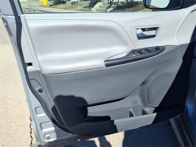 2020 Toyota Sienna LE 8 Passenger