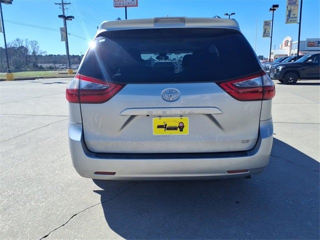 2020 Toyota Sienna LE 8 Passenger