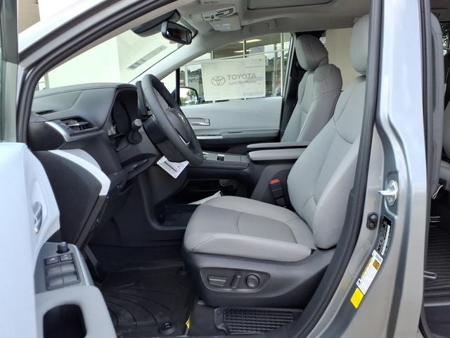 2026 Toyota Sienna XLE 8 Passenger
