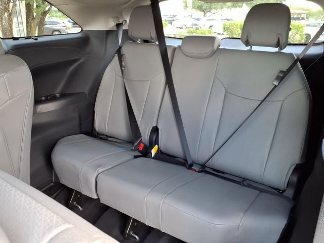 2026 Toyota Sienna XLE 8 Passenger