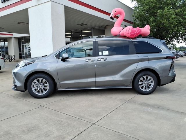 2026 Toyota Sienna XLE 8 Passenger