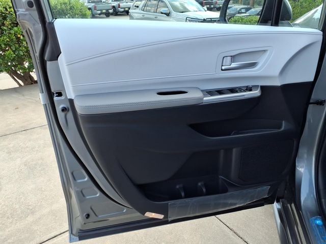 2026 Toyota Sienna XLE 8 Passenger