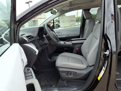 2026 Toyota Sienna XLE 8 Passenger