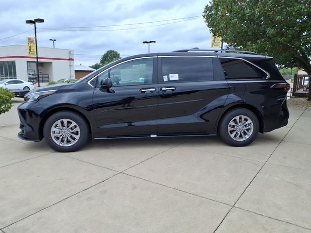 2026 Toyota Sienna XLE 8 Passenger