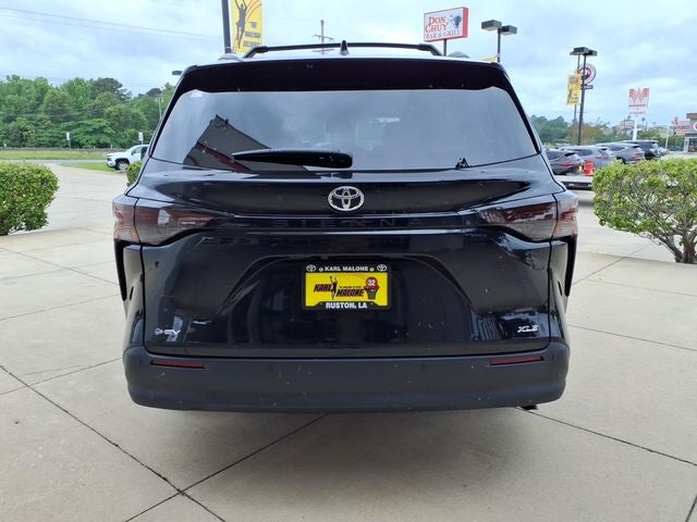 2026 Toyota Sienna XLE 8 Passenger