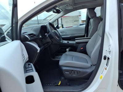 2026 Toyota Sienna XLE 8 Passenger