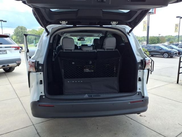 2026 Toyota Sienna XLE 8 Passenger