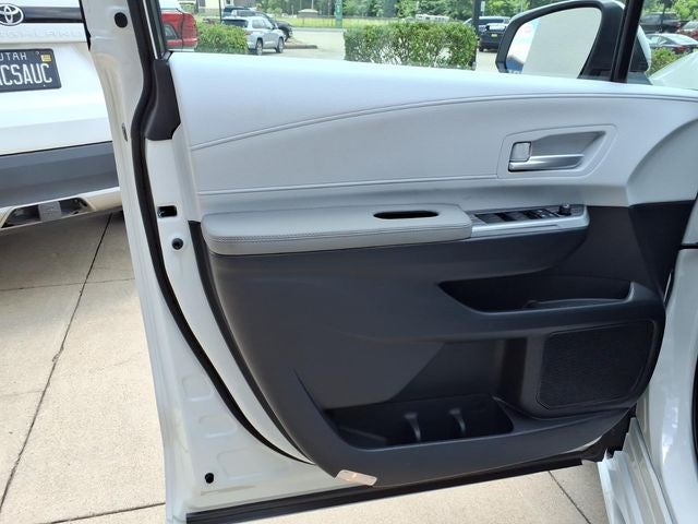 2026 Toyota Sienna XLE 8 Passenger