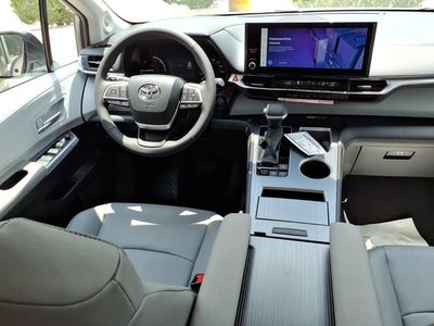 2026 Toyota Sienna XLE 8 Passenger
