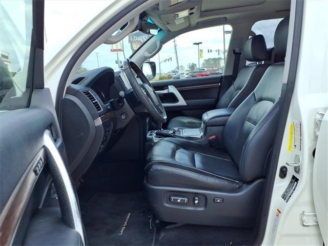 2016 Toyota Land Cruiser Base