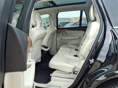 2021 Volvo XC90 T5 Momentum