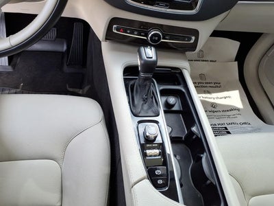 2019 Volvo XC90 T6 Momentum