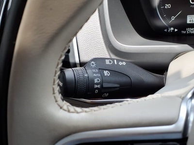 2019 Volvo XC90 T6 Momentum